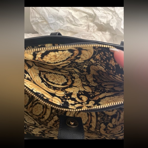 AUTHENTIC Versace La Medusa Leather Tote - Picture 2 of 11